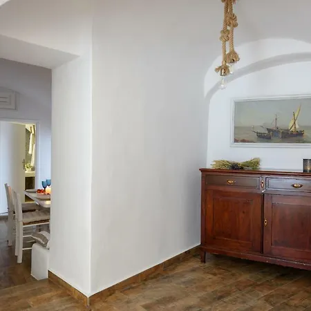 Apartment For Seasons Mansion