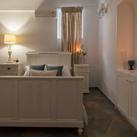 For Seasons Mansion * Santorini Island